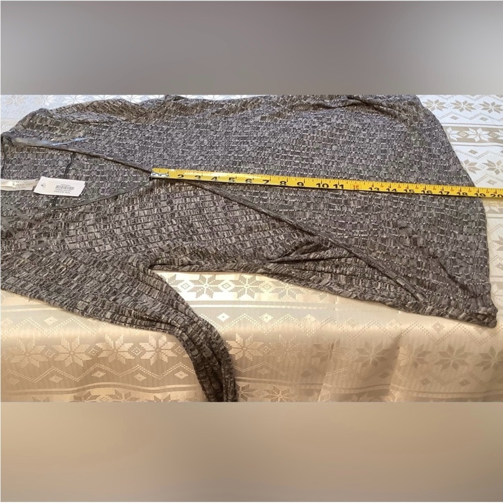 Line Up Top Women’s Size Small Knit Cross Over Grey - Picture 8 of 14